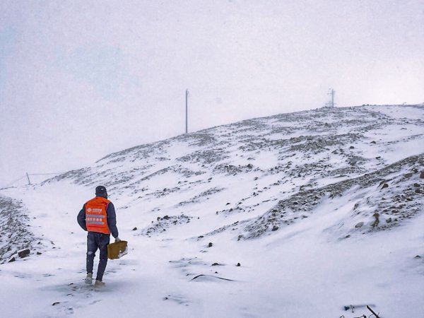 无忧配 新华走笔丨守护冰山上的“来信”