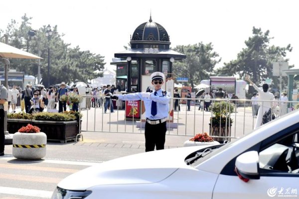 中融证券 国庆首日出动警力3300余人次  青岛公安交管全力保障假期道路交通安全